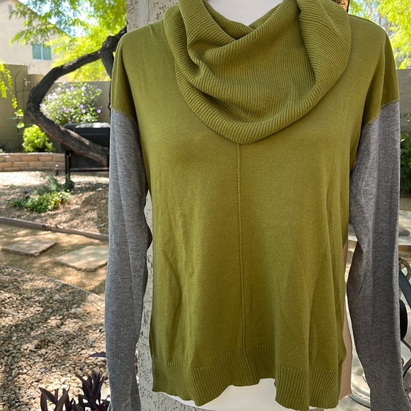 Michael Stars color block sweater - Picture 3 of 9